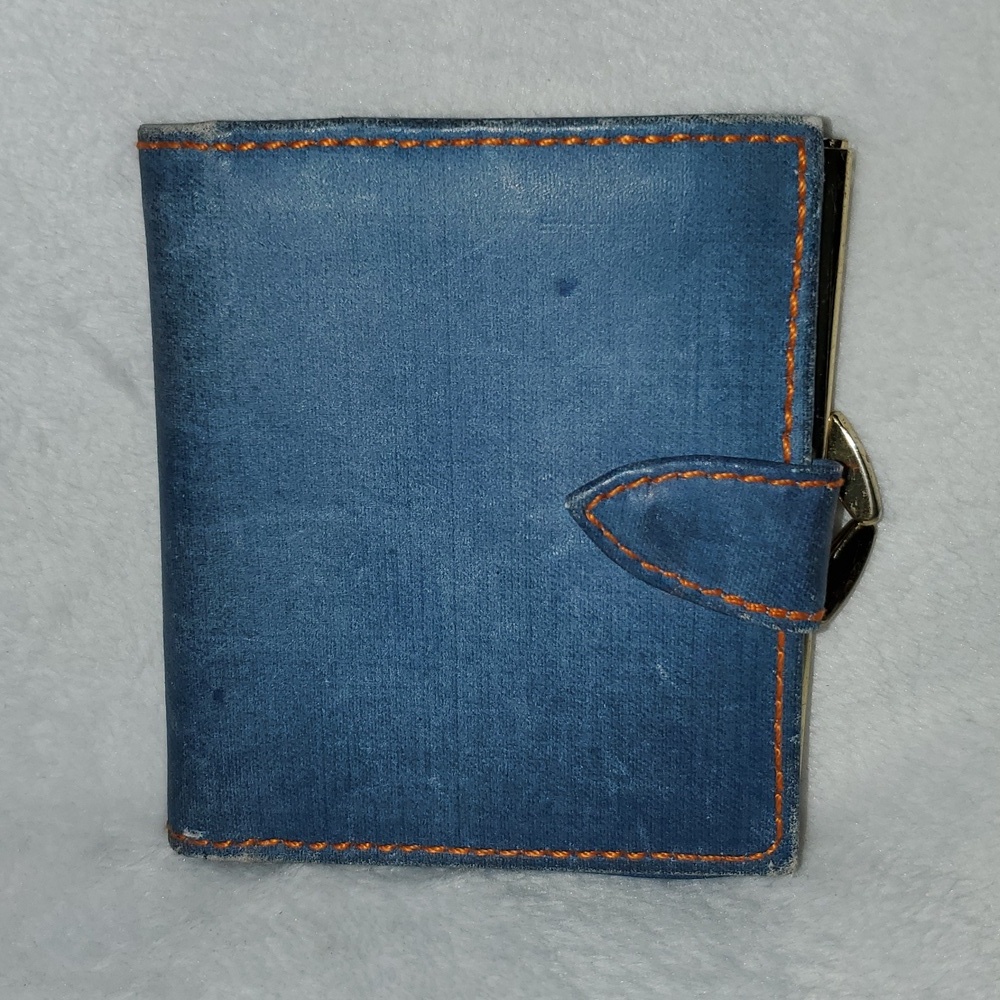 Budd Leather Compact Bifold Wallet with Coin Compartment